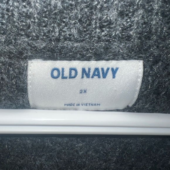 Old navy cable knit sweater - Picture 3 of 3
